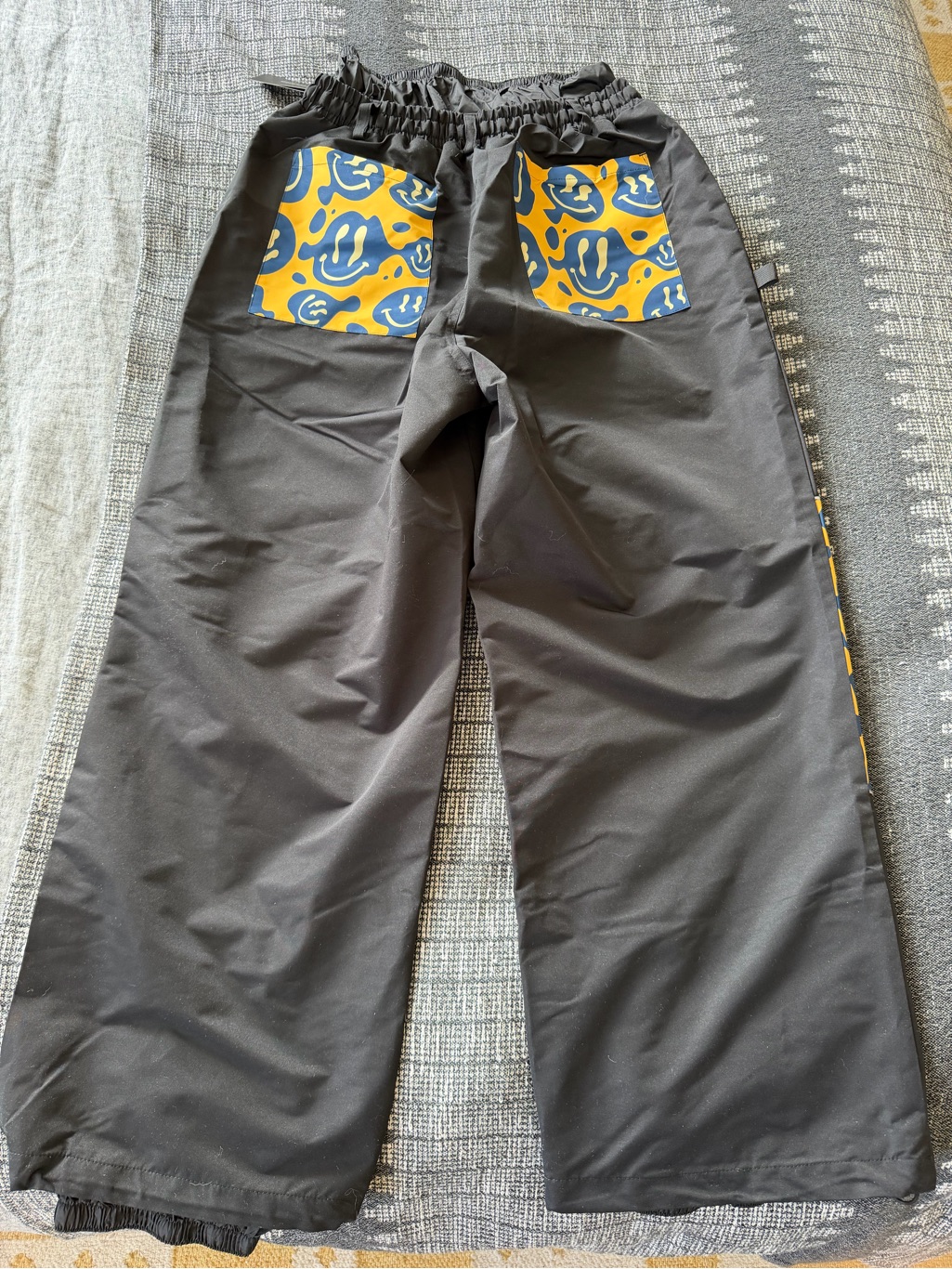 New Reflective Baggy Cargo Snow Ski & Snowboard Pants For Women Men Smiley Face — image 5 of 8